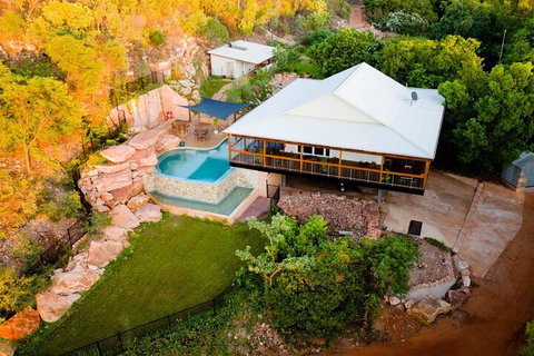 Giant Tides Tour - Cygnet Bay Pearl Farm - Attractions Sydney 5