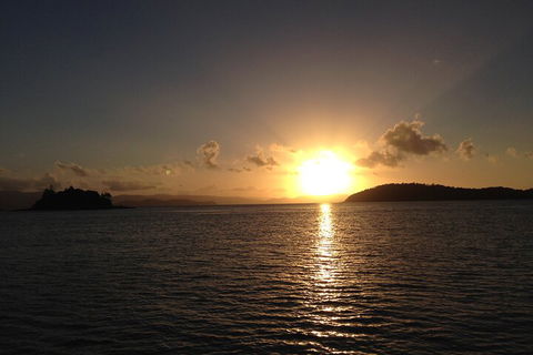 Sunset Sail In The Whitsundays - Attractions Sydney 4