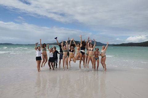2-Night Whitsundays Sailing Cruise Incl. Whitehaven Beach & Great Barrier Reef - Attractions Sydney 4