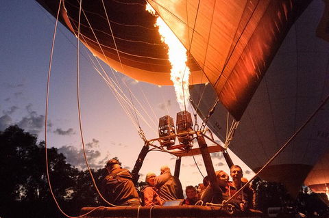 Melbourne Sunrise Balloon Flight & Champagne Breakfast - Attractions Sydney 4